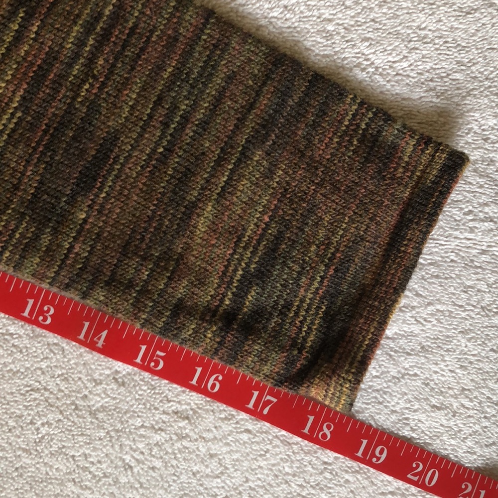 Verigated Brown Turtleneck - Picture 6 of 7